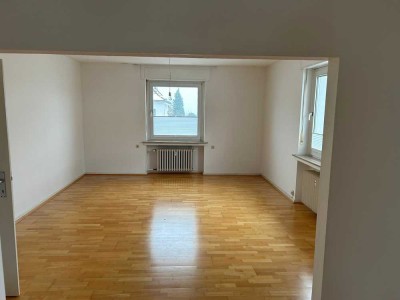 Schöne, große 3 Zimmer Maisonettewohnung im 1. OG mit Balkon und Garage  in Essen-Stadtwald