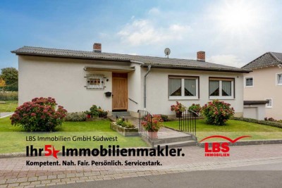 Gemütliches Einfamilienhaus mit Garagen und Garten in Nattenheim
