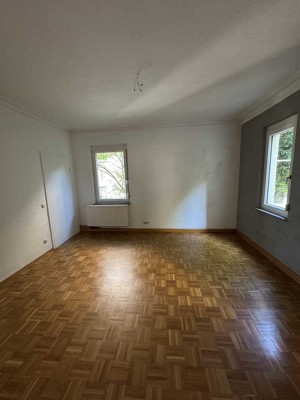 Wunderschöne Altbauwohnung mit Ausblick