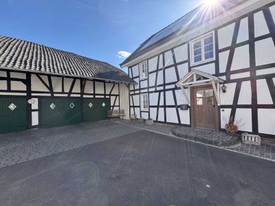 Gepflegtes 4-Zimmer-Einfamilienhaus mit EBK in Hennef (Sieg)