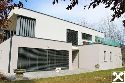 Moderne Villa in einzigartiger Lage am Zierteich