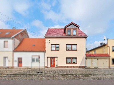 Charmantes Reihenmittelhaus mit gehobener Ausstattung und viel Platz in Aken (Elbe)