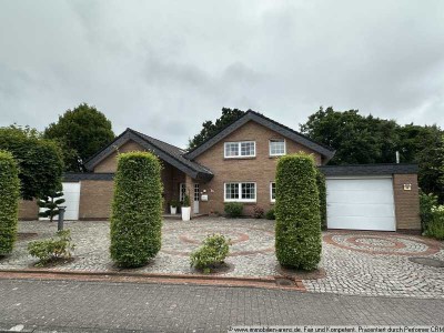 großzüg.Wohnhaus mit Einliegerwhg. u. Garage in ruhiger Sackgassenlage in Westerstede