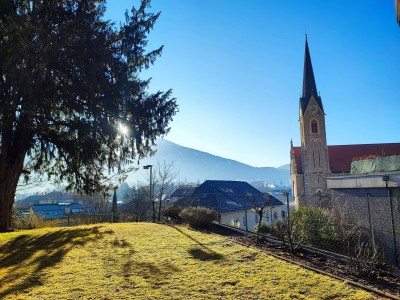 Generalsanierte Wohnung mit großem Garten