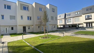 Moderner Neubau - hell, großzügig und wunderschön - Reihenhaus in Teltow Mühlendorf