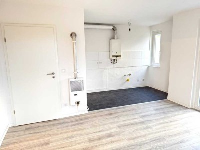 * NEUES BAD * 1. Bezug nach SANIERUNG * NEUER LAMINAT + BALKON * KL WEST * einfaches Wohnviertel