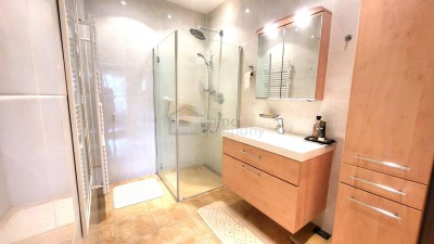 Preisreduktion!! Großzügige Wohnung mit ehemaliger Praxis und flexibler Nutzung in Kirchbach