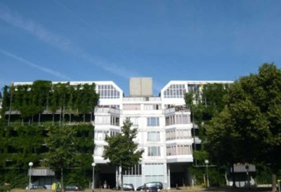 Aktives Wohnen 60+: Geräumige 2-Zimmer-Wohnung mit Terrasse in Stadtnähe