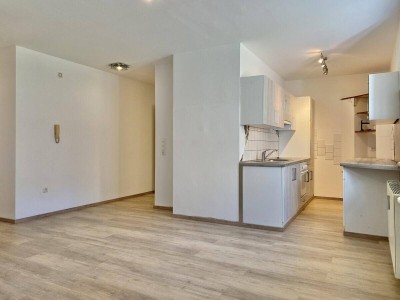 Zwischen Cityflair &amp; Gartenidylle – wohnen im renovierten Erdgeschoss! inkl. Parkplatz!