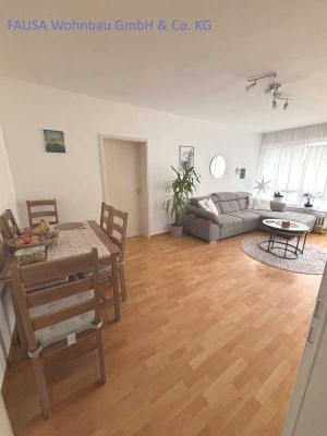 2-Zimmer-Wohnung mit Balkon und kleiner separater Küche ab 16.12.!