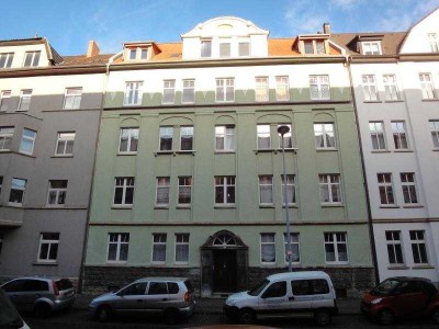 BERLIN FLAIR - Altbau sucht Mieter mit jungen Ideen (4 ZKB - stadtnah)