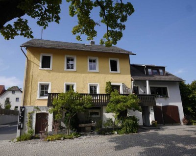 Attraktives Mehrfamilienhaus – Ein Liebhaberobjekt in exponierter Lage in Köditz