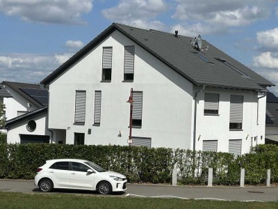 Neuwertige 6,5-Raum-Doppelhaushälfte Effiz.A+ mit geh. Innenausstattung in Lehrensteinsfeld
