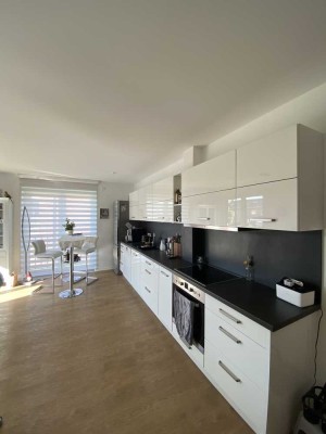 4-Zimmerwohnung mit Balkon zu vermieten!