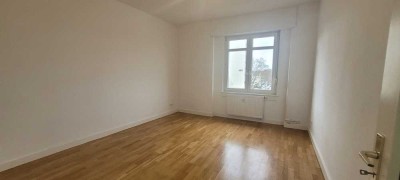 Neuwertige 2-Raum-Wohnung mit Parkett u. hochwertiger Einbauküche sowie exzellenter S-Bahnanbindung