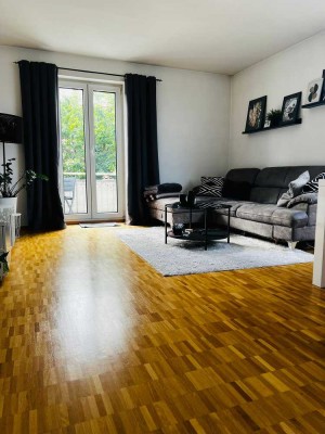 Helle, gepflegte Wohnung mit gehobener Ausstattung in attraktiver Lage