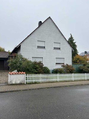 Geräumiges, günstiges 8-Raum-Mehrfamilienhaus in Donsieders