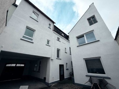 Gräumige, frisch sanierte Traumwohnung in Koblenz zum Kauf!
Sofort bezugsfrei!