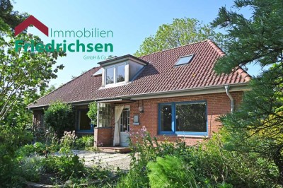 Wohnhaus mit Ländereien in Neukirchen