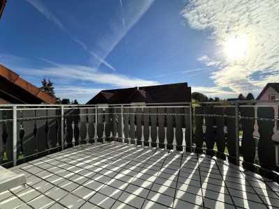 GERÄUMIGE 3-ZIMMER-OBERGESCHOSSWOHNUNG MIT BALKON UND TIEFGARAGENSTELLPLATZ