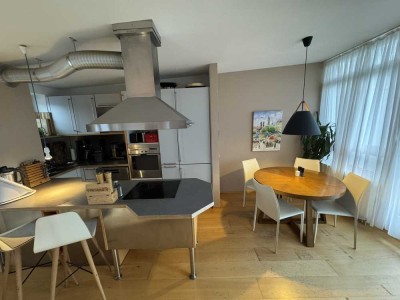 Elegante 4-Zimmer Maisonette-Wohnung im 4. OG mit Balkon in Bogenhausen