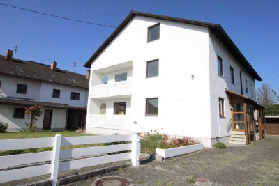 Modernisierte Doppelhaushälfte mit Doppelgarage