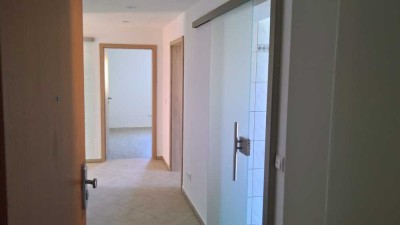 Kernsanierte 3-Zi-Wohnung mit gehobener Ausstattung, Balkon und unmöblierter Küche in Kaufbeuren