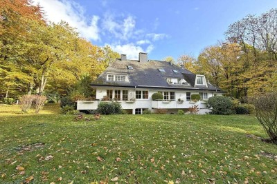 Am Niendorfer Gehege: 4 Räume / Küche mit EBK / 2 Bäder / Balkon+Terrasse / 90+49 m² auf 2 Ebenen!