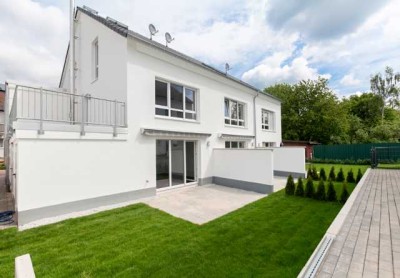 Endhaus frei zum 1.7. mit toller Dachterrasse