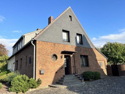 Ein- bis Zweifamiliendoppelhaushälfte mit Traumgrundstück in ruhiger Sackgasse in Moers-Hülsdonk