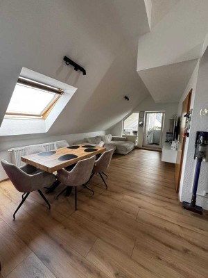Exklusive, modernisierte 3-Zimmer-Wohnung mit Balkon und EBK in Römerberg