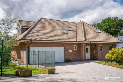 Exklusives Anwesen mit parkähnlichem Grundstück und zusätzlichem Baugrundstück