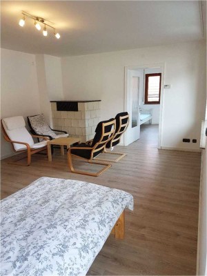 INNENSTADTNAHE 3-Zi.-WOHNUNG - im 2. OG mit 2 Balkonen in Oberesslingen - 138-24