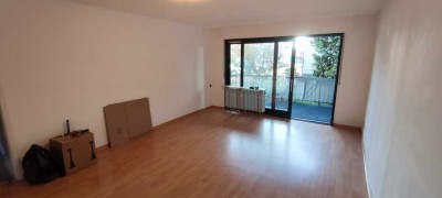 4-Zimmer-Hochparterre-Wohnung mit Balkon in Friedrichsdorf Burgholzhausen