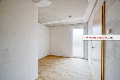 IMMOBERLIN.DE - Ersteinzug! Attraktive barrierefreie Wohnung mit Terrasse & Gestaltungspotential