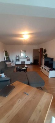 Ruhige 3-Zi-Whg im 1. OG mit TG Asseln, herrlicher Ausblick auf Pferdekoppel