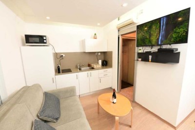 Exklusive, sanierte 2-Zimmer-Wohnung mit EBK in Pinneberg