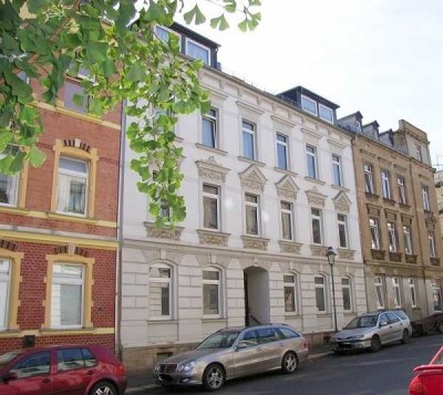 Helle 2- Raum-Wohnung mit Balkon und EBK