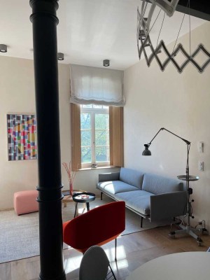 Teil-möbliertes Designer-Loft in alter Turley-Kaserne mit Top-Ausstattung (EN desc.)