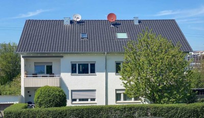Modernisierte Wohnung mit zwei Zimmern, Bad, Balkon und Einbauküche in Böblingen