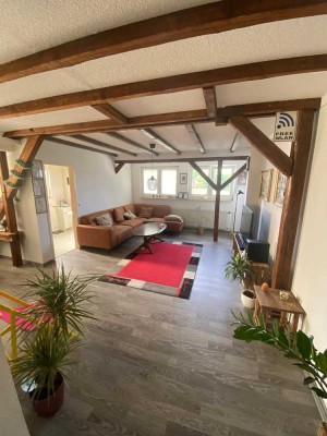 Gemütliche und helle 2-Zimmer K,D,B Dachgeschosswohnung