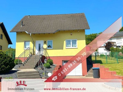 Familienparadies in Kirf: Streif-Haus mit Wintergarten, Kamin und großem Garten - einzugsbereit und