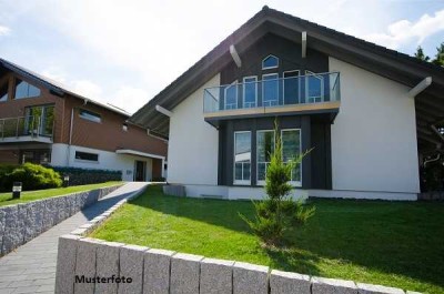 Freistehendes Einfamilienhaus, Balkon, Terrasse