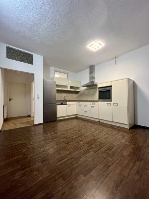 MODERNE 2-ZIMMER WHG |  ZENTRALE LAGE | EBK |  sofort bezugsfrei