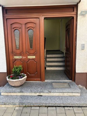 Modernisierte 4-Zimmer-Wohnung mit Terasse, Garten, Unterkellert in HUETTISHEIM