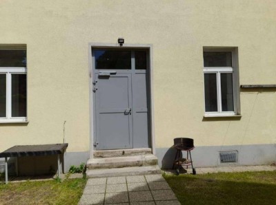 Renovierte 4-Zimmer Erdgeschosswohnung mit Terrasse und Garten in Wien.Bitte keine Makler anrufe!