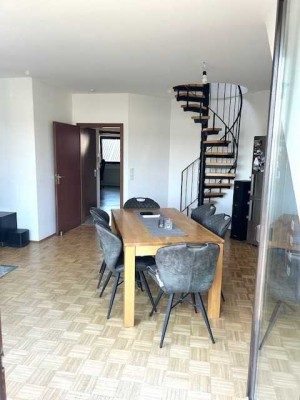 Individuelle 3 Zimmer Maisonettewohnung mit Einbauküche und Balkon