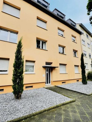 Zentral und gepflegt:  2-Zimmer Wohnung, gut geschnitten mit ruhiger Innenhoflage