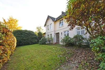 Ebenerdiges Wohnen mit Süd-/Westterrasse im ruhigen Herzen von Aumühle