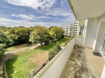 Schöne 3 Zimmerwohnung mit Einbauküche und Balkon